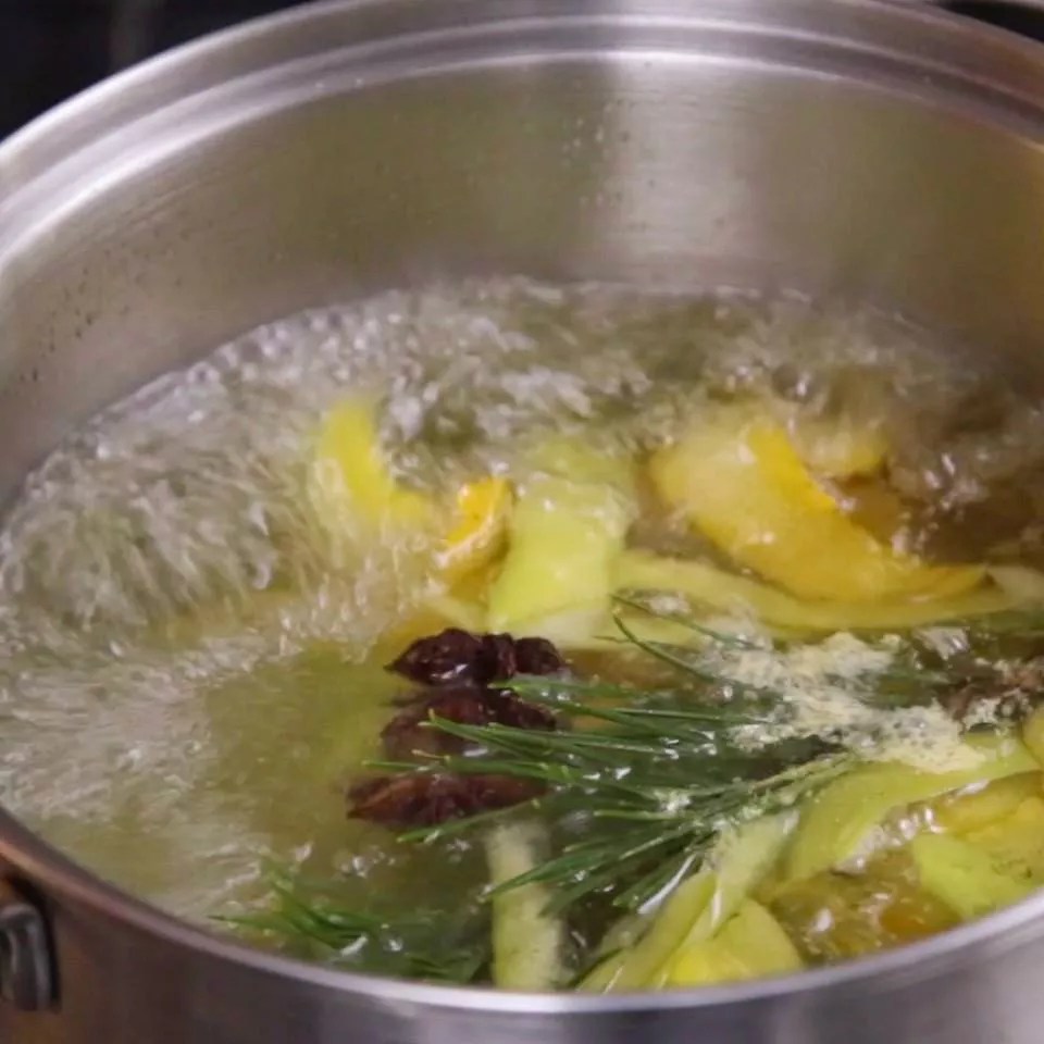 Warm and Cozy Winter Simmer Pot: The Ultimate Comfort Food Recipe