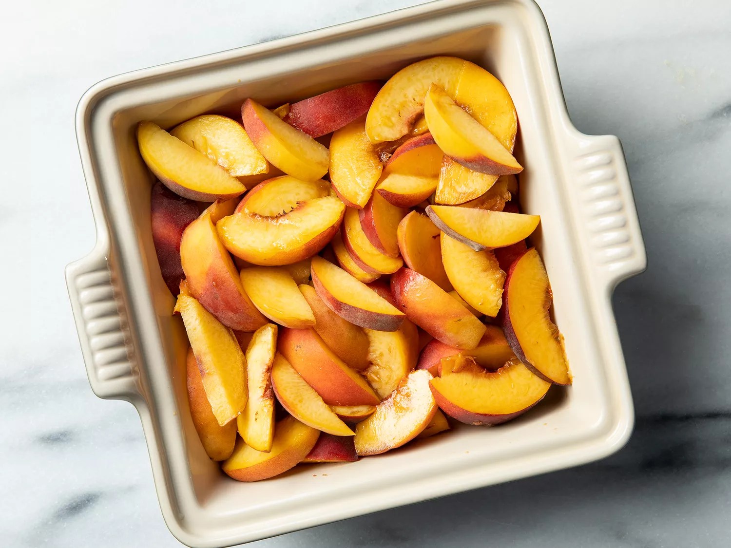 Irresistible Peach Crisp: A Delicious Delight