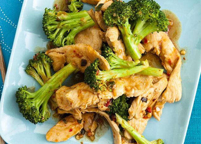 10 Low-Calorie Asian Dishes Bursting with Flavor!