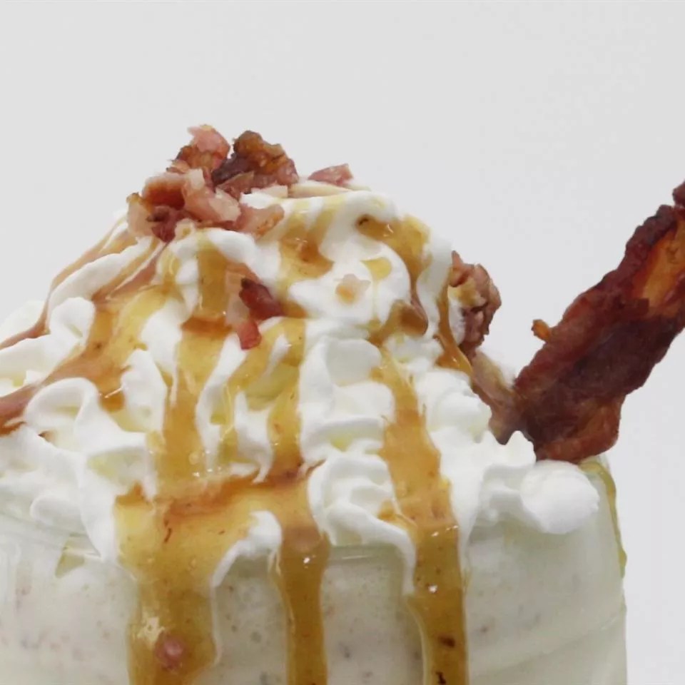 Irresistible Maple Bacon Milkshake: A Flavor Explosion!
