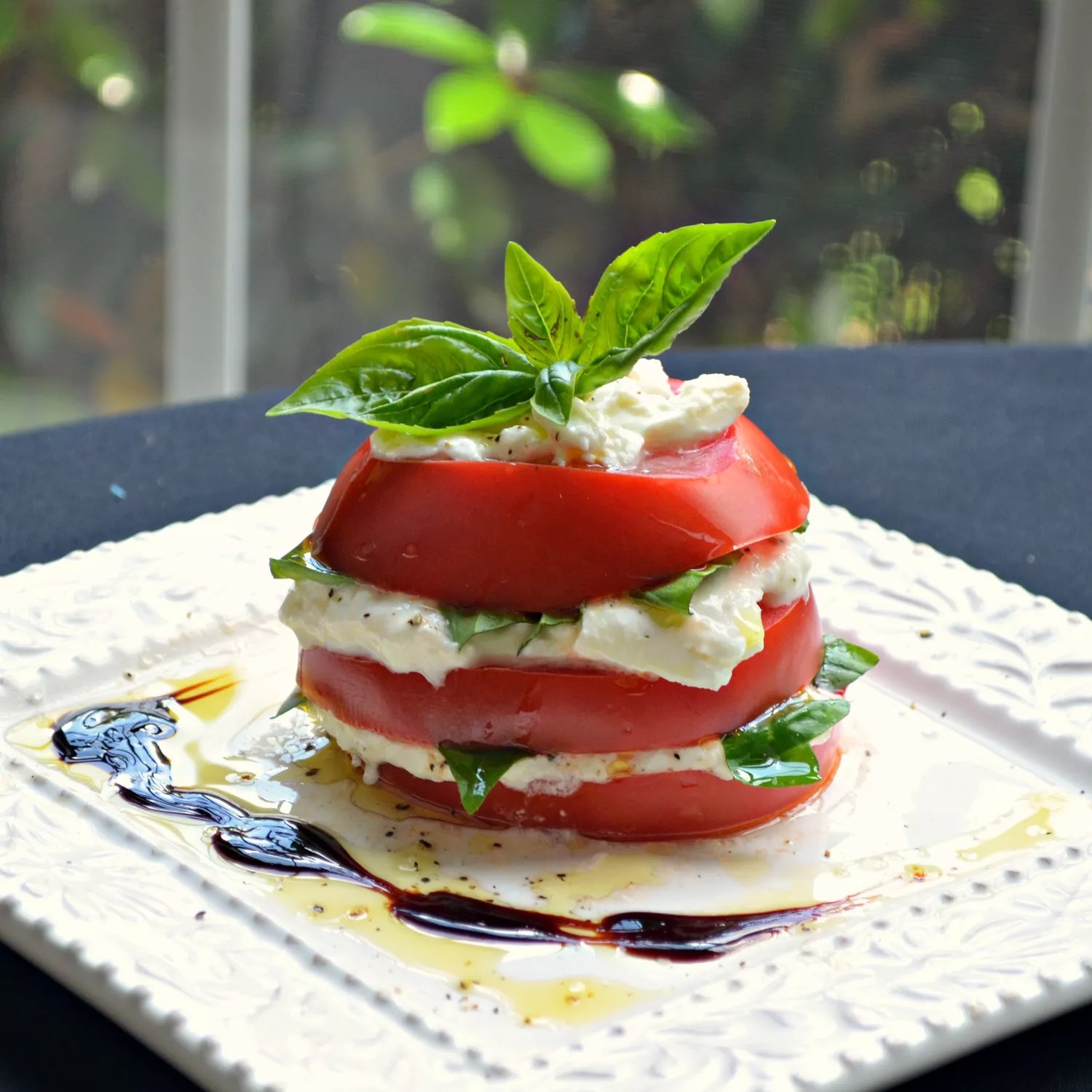 Insanely Delicious Tomato and Burrata Salad: A Must-Try
