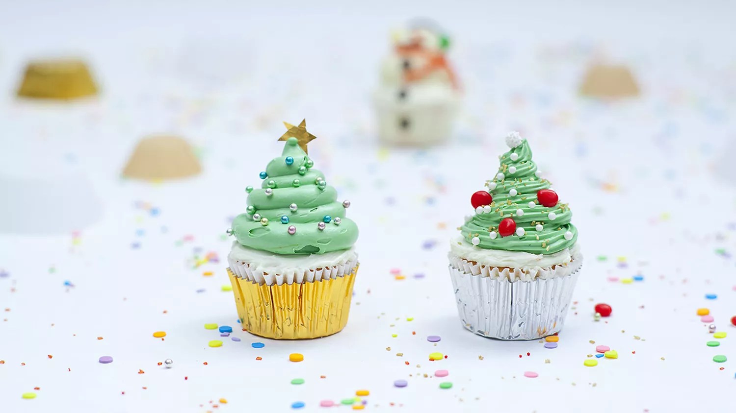 Whip Up Festive Christmas Tree Cupcakes Now!