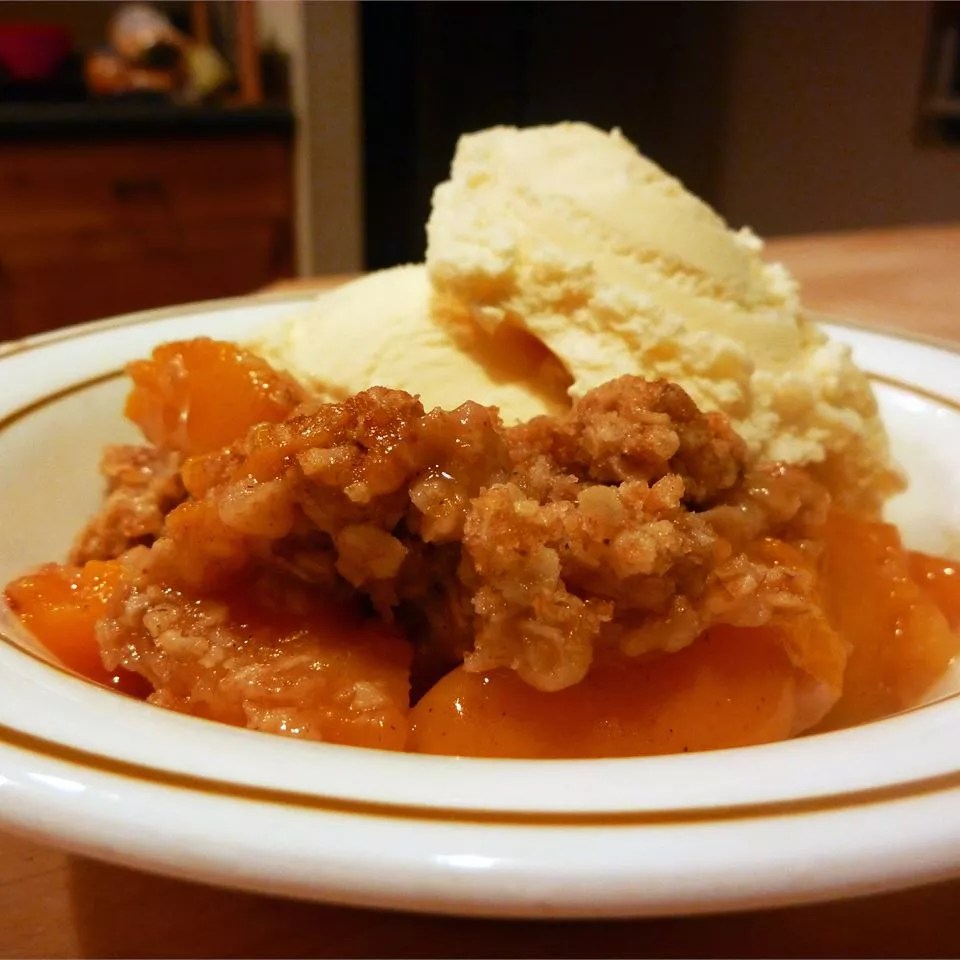 Delicious Peach Crisp: A Mouthwatering Granola Recipe