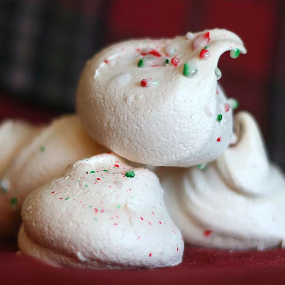 The Ultimate Peppermint Meringues: Irresistible Delights