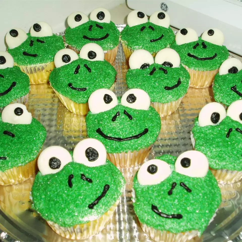 Ribbit-licious Frog Cupcakes: The Perfect Sweet Treat!