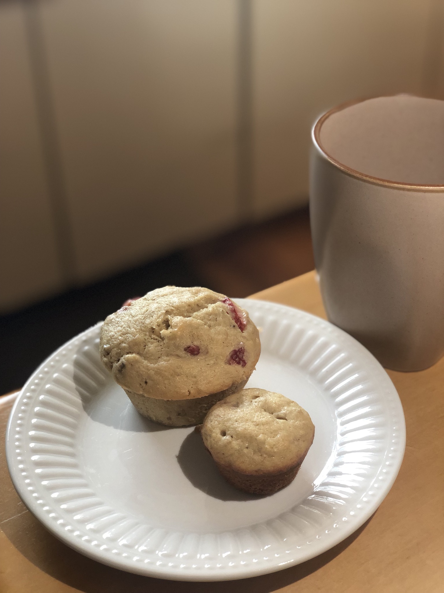 Irresistible Banana Strawberry Muffins – A Mouthwatering Del