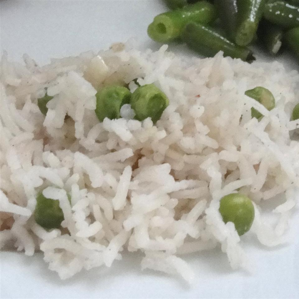 Deliciously Easy Rice Recipe: Perfectly Fluffy Peas Rice!