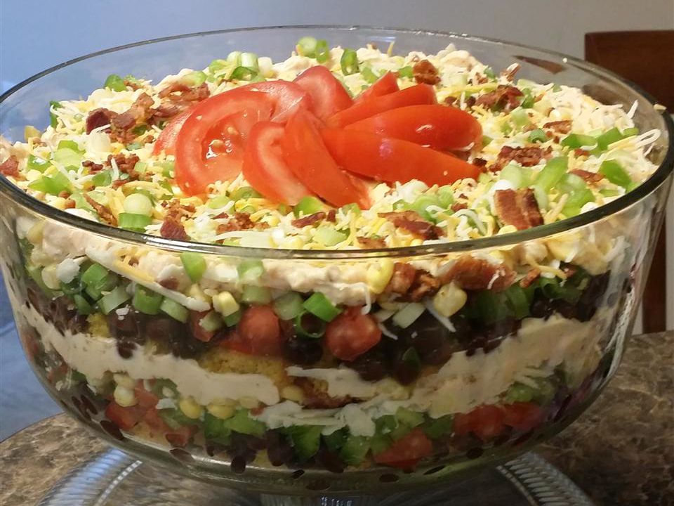 Ultimate Cornbread Salad: A Delicious Twist!